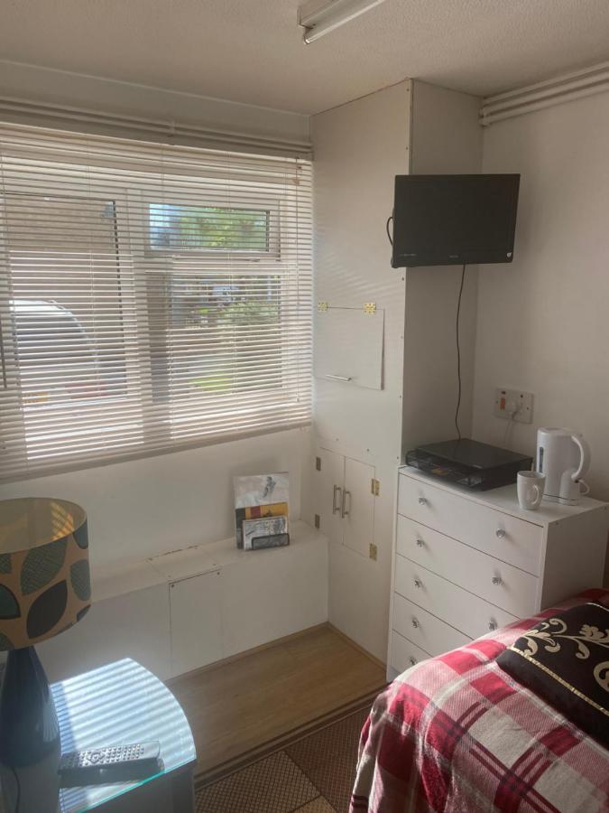 Appartamento Travelling Stop Swindon Esterno foto