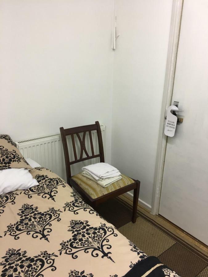 Appartamento Travelling Stop Swindon Esterno foto