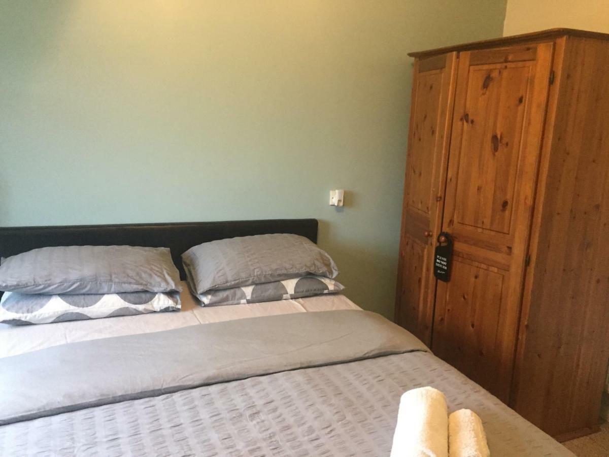 Appartamento Travelling Stop Swindon Esterno foto