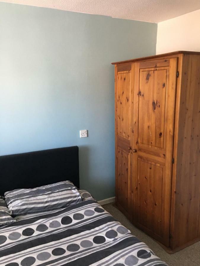 Appartamento Travelling Stop Swindon Esterno foto