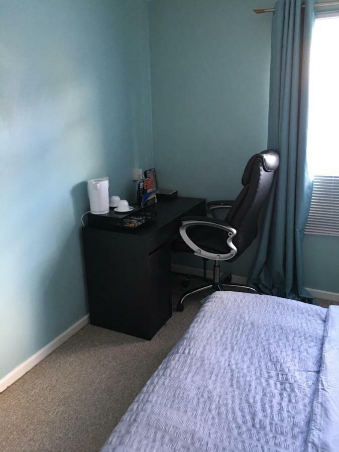 Appartamento Travelling Stop Swindon Esterno foto