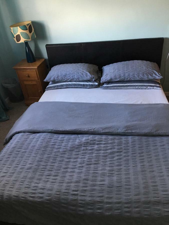 Appartamento Travelling Stop Swindon Esterno foto