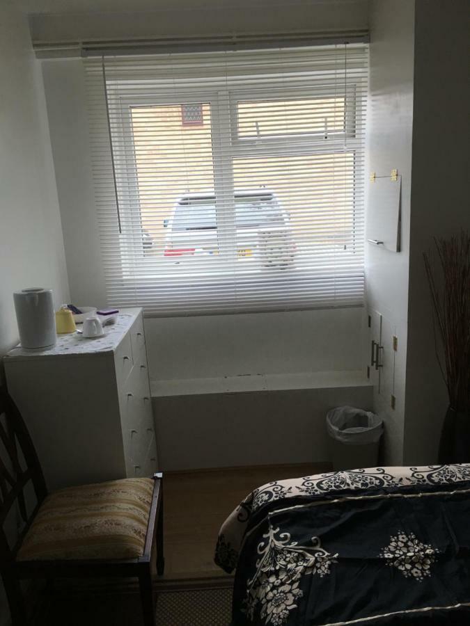 Appartamento Travelling Stop Swindon Esterno foto