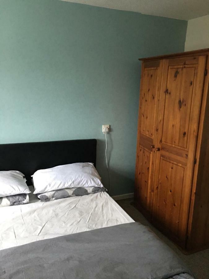 Appartamento Travelling Stop Swindon Esterno foto