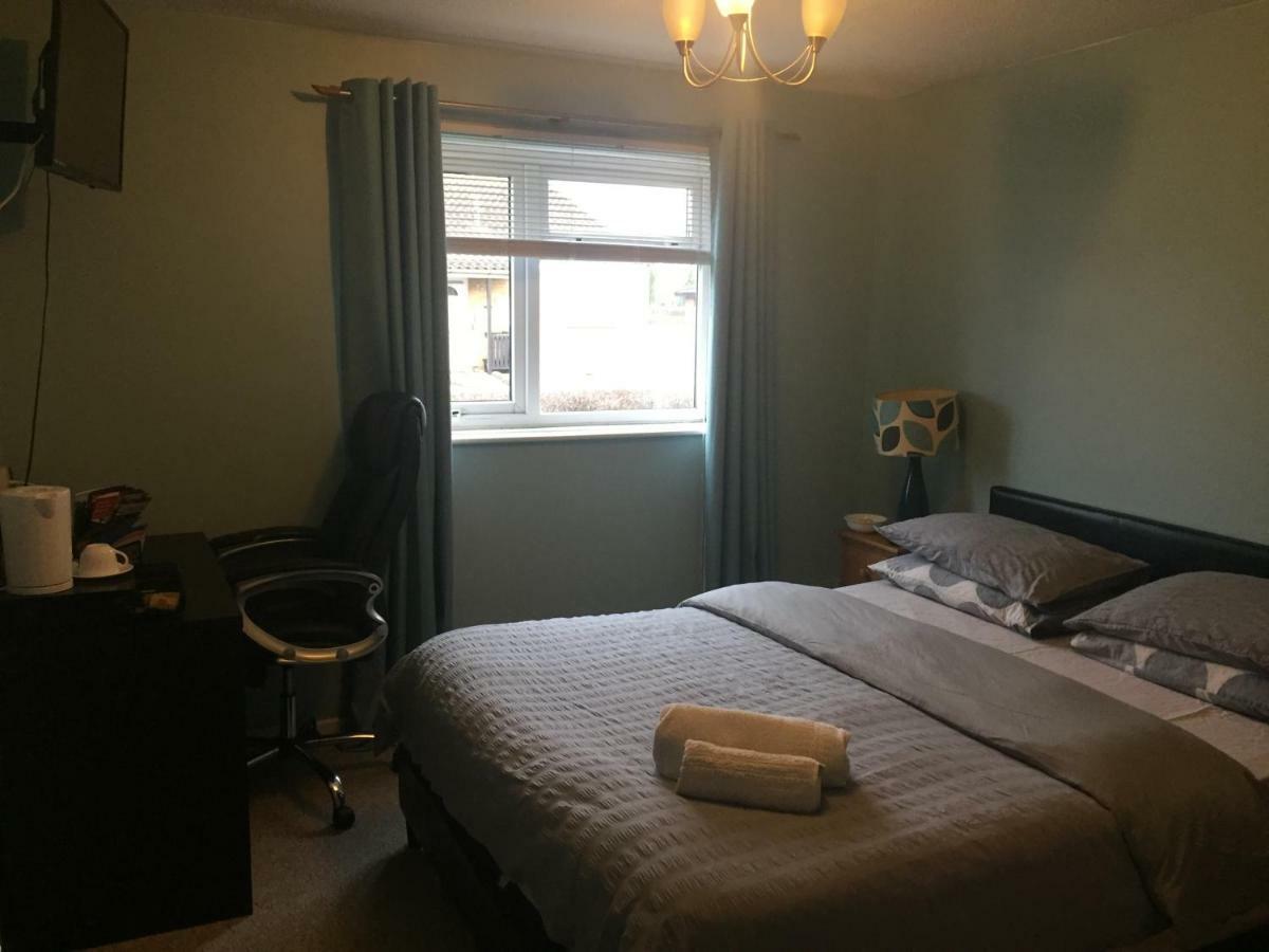 Appartamento Travelling Stop Swindon Esterno foto