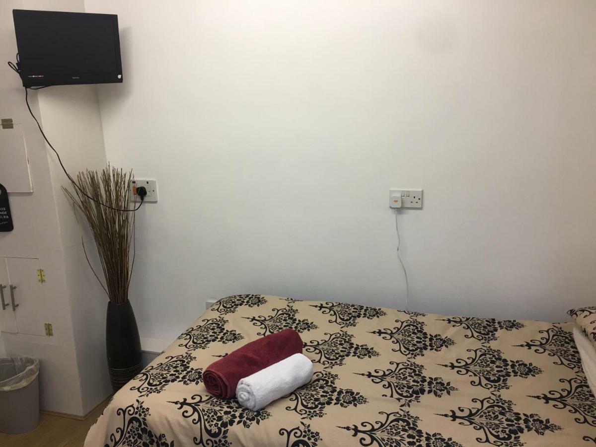 Appartamento Travelling Stop Swindon Esterno foto