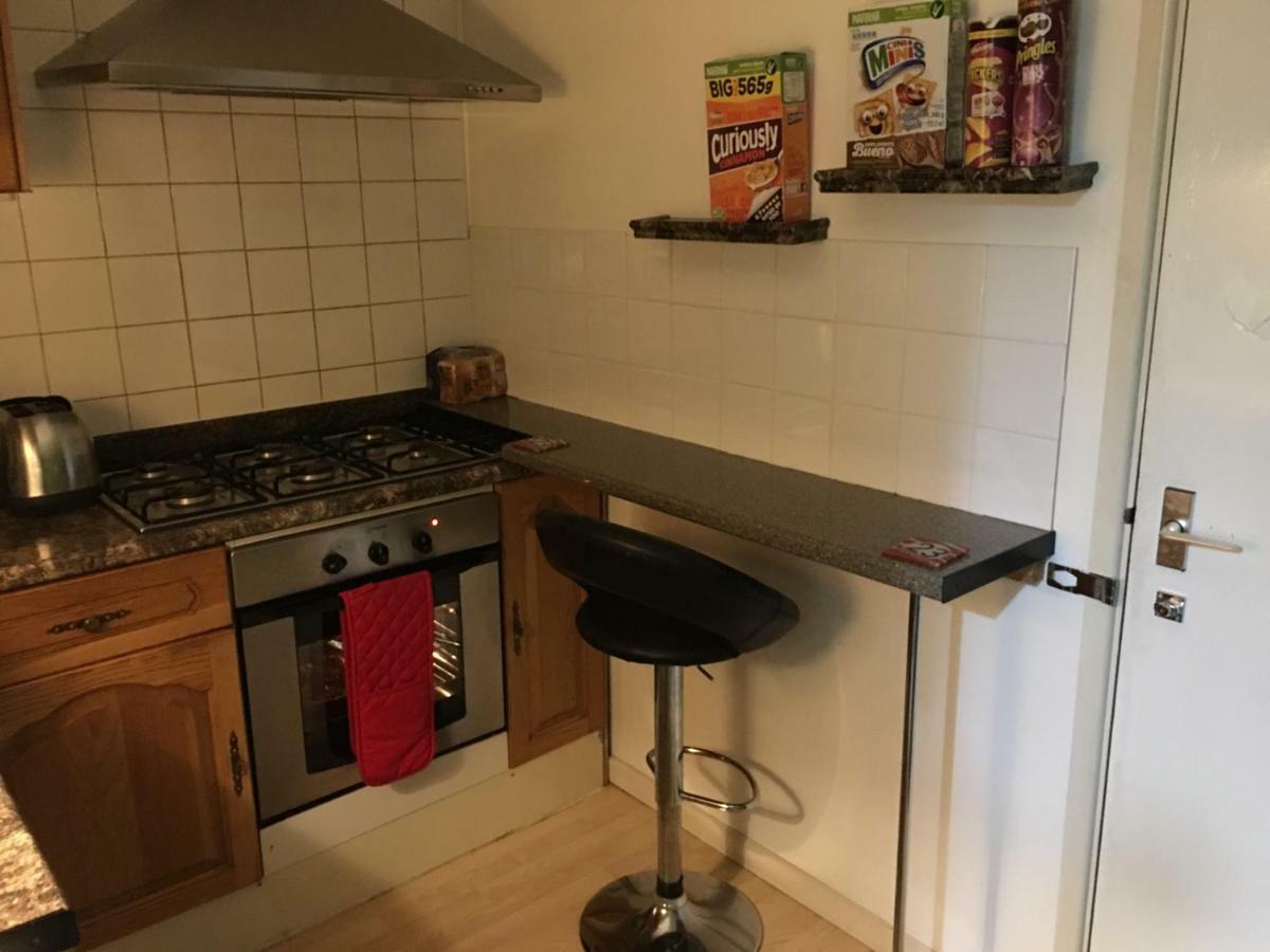 Appartamento Travelling Stop Swindon Esterno foto