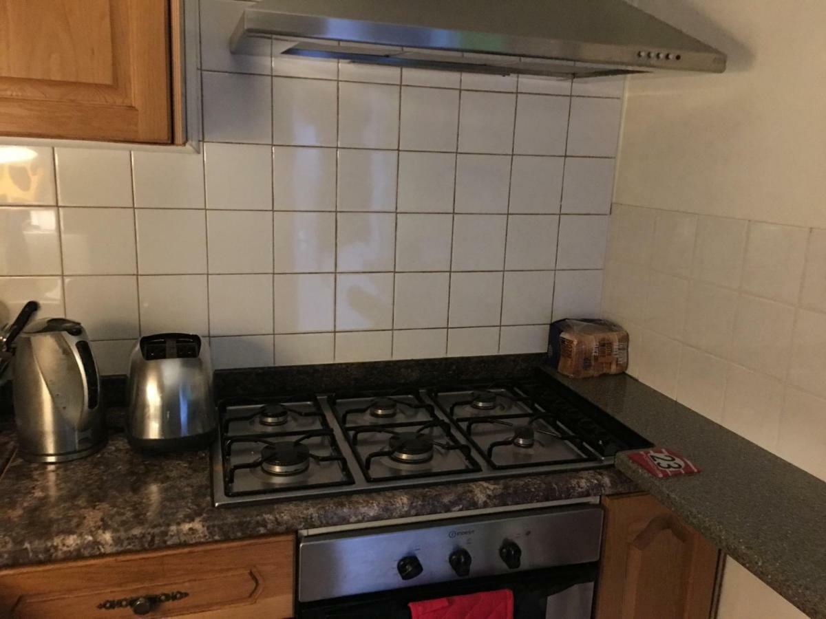Appartamento Travelling Stop Swindon Esterno foto