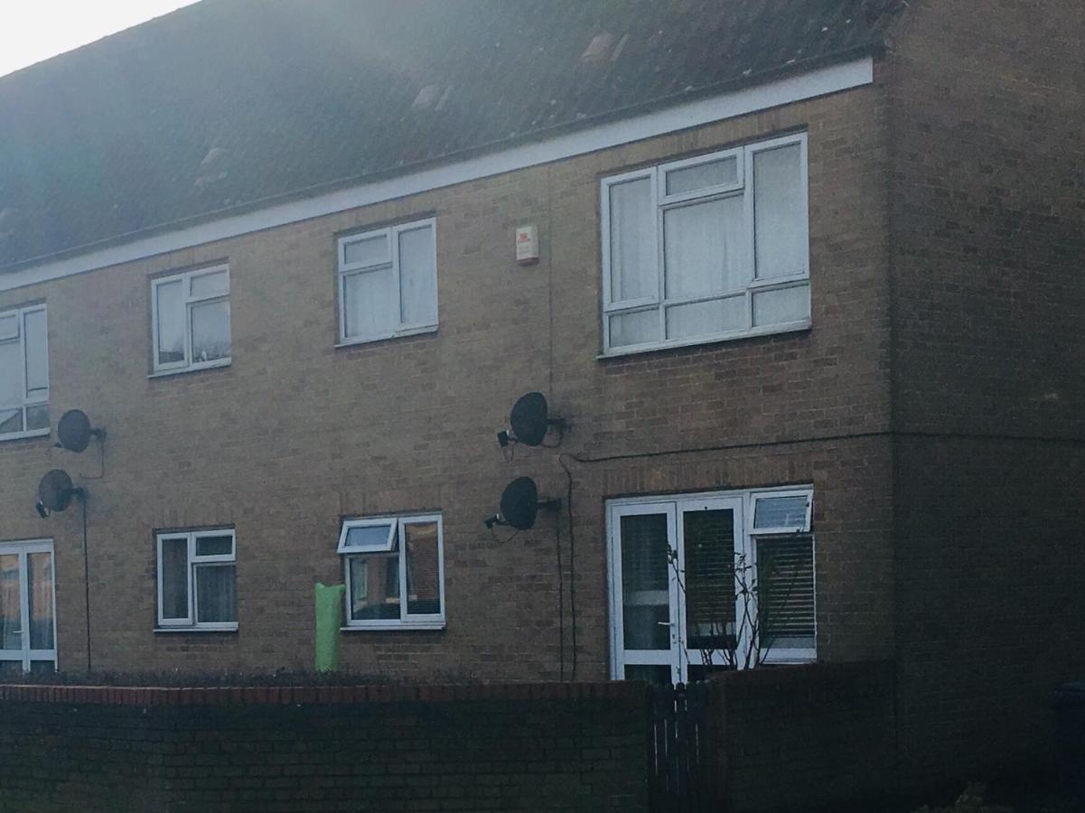 Appartamento Travelling Stop Swindon Esterno foto